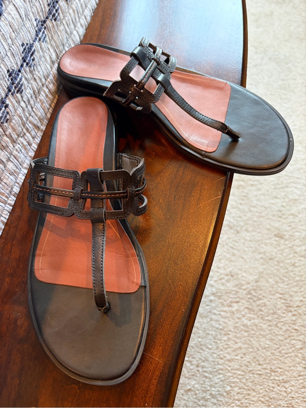 Vionic Black and Terracotta Leather Thong Sandals